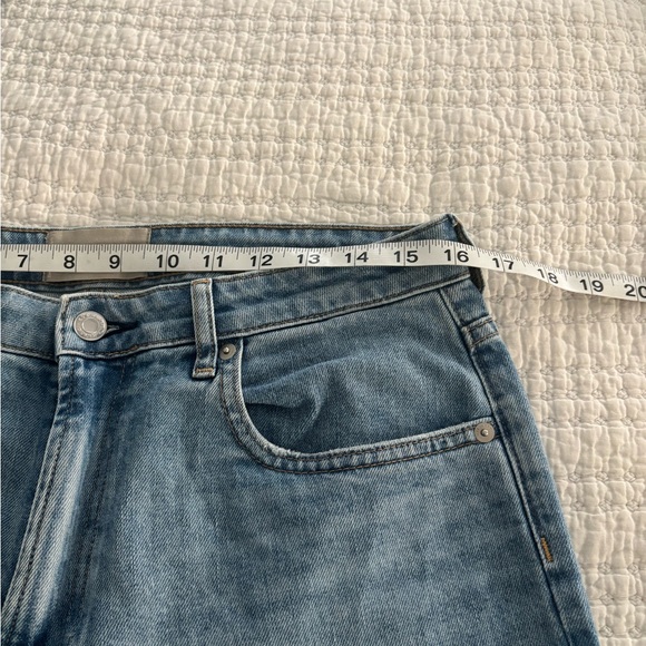 Everlane Curvy Cheeky Crop Jean - Picture 4 of 7